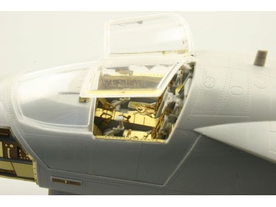 F-111 late seatbelts for Hobby Boss 