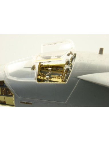 F-111 late seatbelts for Hobby Boss 