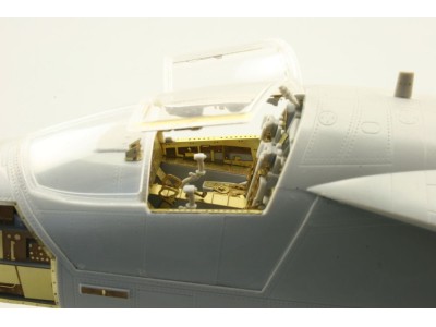 F-111 late seatbelts for Hobby Boss 