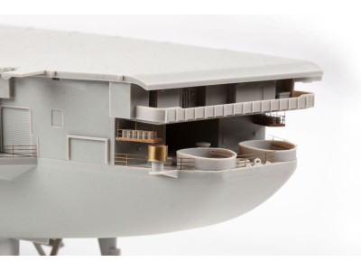 USS Midway CV-41 part 2 0 TRUMPETER 