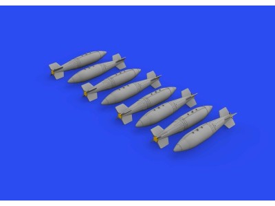 British 1000lb retarded bombs w-960 fuse for 