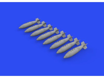 British 1000lb retarded bombs w-960 fuse for 