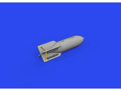 Bf 109 SC250 bomb 1/72 EDUARD 