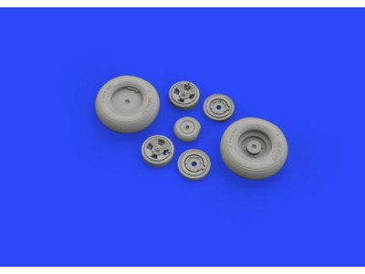 Spitfire Mk.IX wheels 4spoke w/smooth tire for Tamiya 