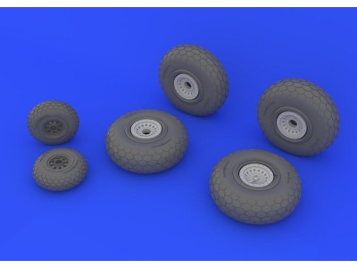 B-29 wheels for Revell 