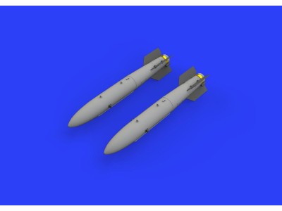 B43-0 Nuclear Weapon w/SC43-4/-7 tail assembly 