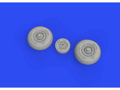 Z-326/526 wheels for EDUARD 