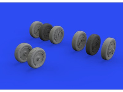 SR-71A wheels 1/48 