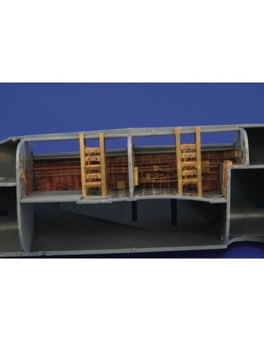 B-24 bomb bay Hasegawa 