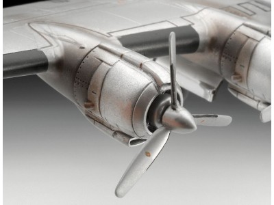 Lockheed L-1049G Super Constellation 