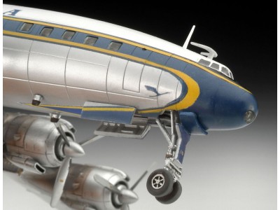 Lockheed L-1049G Super Constellation 