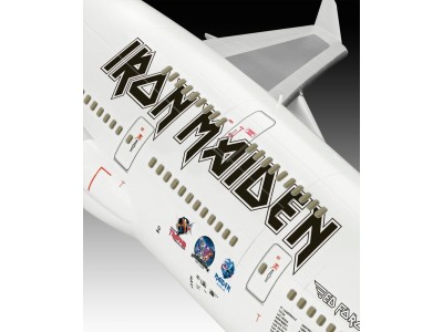 IRON MAIDEN Ed Force One - Boeing 747-400 