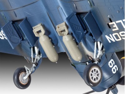 F4U-4 Corsair 