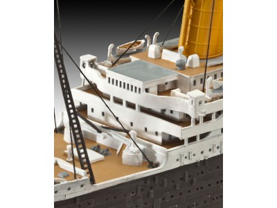 R.M.S. Titanic 