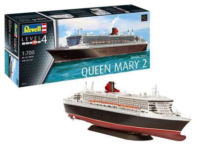 Ocean Liner Queen Mary 2 