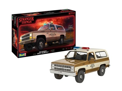 Model Set Stranger Things Chevrolet K5 Blazer 