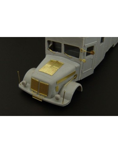 TATRA 111 