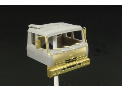 T-815 Terrno -CABINE mid 