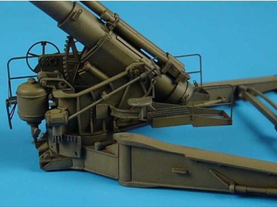 M1 240mm howitzer IN FIRE POSITION 