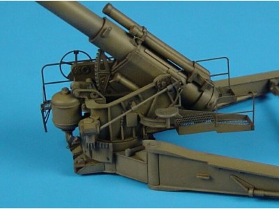 M1 240mm howitzer IN FIRE POSITION 