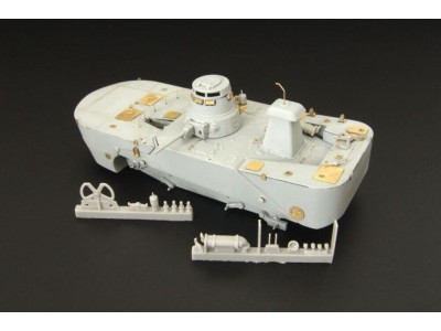 Type 2 Ka-Mi w-Floating Pontoon (Dragon) 
