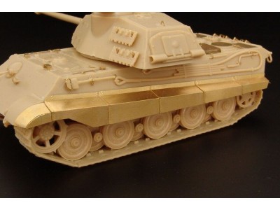 Tiger II Ausf  B  Königstiger“ fenders (Revel kit) 