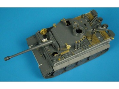 TIGER I ausf E 