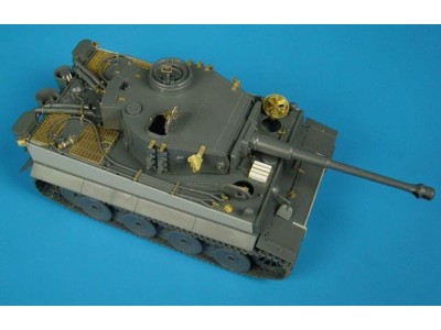 TIGER I ausf E 
