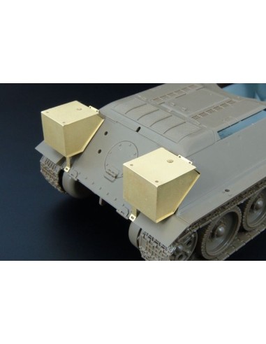 T-34-76 FUEL DRUMS 
