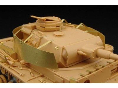 Pz III  TURRET SCHURZEN 