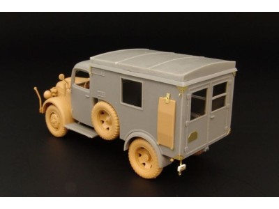 Kfz 31 STEYR 1500 Sanitätswagen 