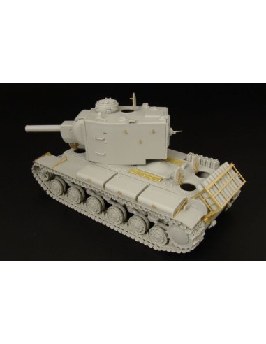 Pz Kpfw 754( r ) KV-2  HobbyBoss 