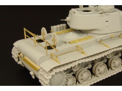 Pz Kpfw 756( r ) KV-1  HobbyBoss 