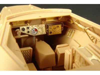 Sd Kfz 250-3 INTERIOR 