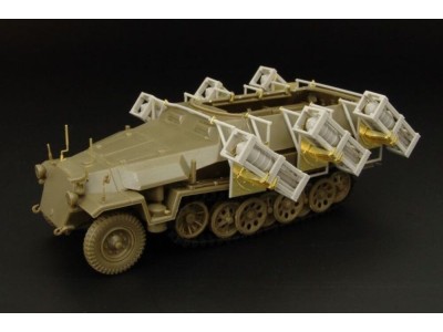 Sd Kfz 251 Stuka Zu Fuss conv 