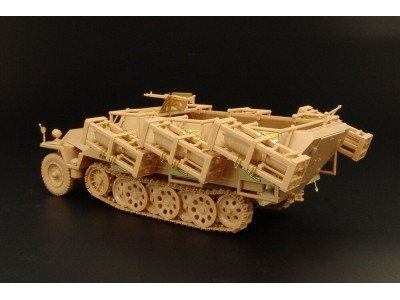 Sd Kfz 251 STUKA Zu Fuss (TAMIYA) 