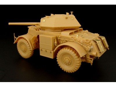 Staghound Mk III (BRONCO kit) 