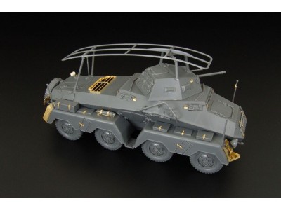 Sd Kfz 232 Ger Armored Car-basic  (Tamiya) 