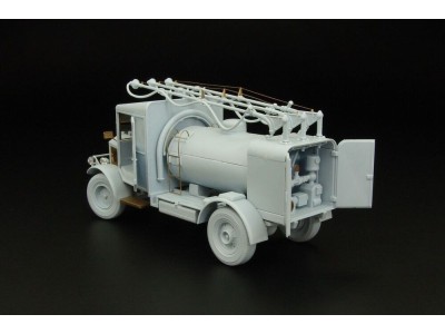 Albion 3-point fueller (AIRFIX) 