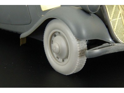 Citroen 11CV wheels 