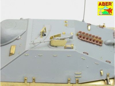 Sd.Kfz. 138/2 ''Hetzer''-early, middle version 