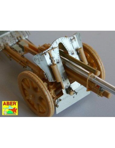 German 105 mm howitzer LeFH 18 