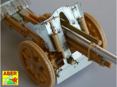 German 105 mm howitzer LeFH 18 