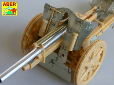 German 105 mm howitzer LeFH 18 