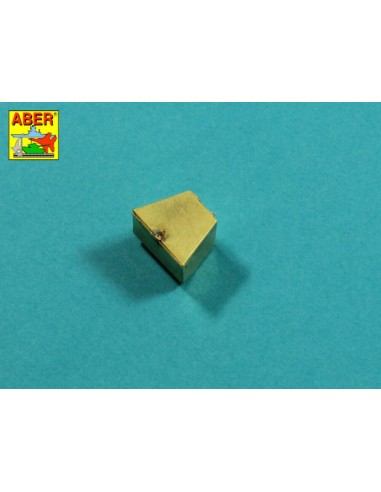Right stowage bins for SdKfz 250, 252, 253 