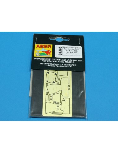 Right stowage bins for SdKfz 250, 252, 253 