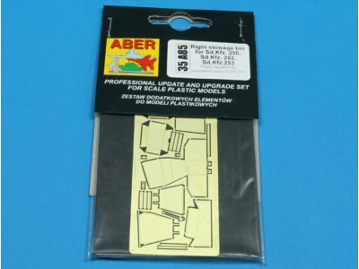 Right stowage bins for SdKfz 250, 252, 253 