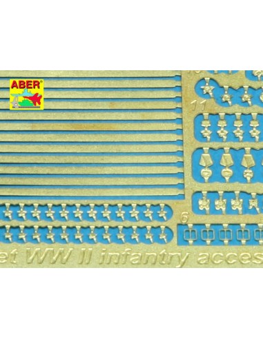 Soviet WW II infantry accessories 