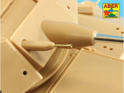 Gun barrels used on early M2/M3 Bradley or LAV-25 