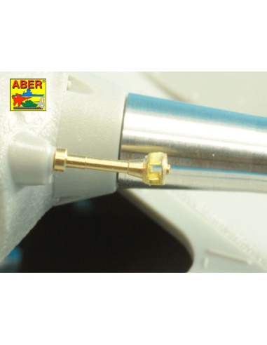 Armament for T10 Heavy Tank 1x122 mm D-25TA, 1x12,7 cm Coaxial DShK 